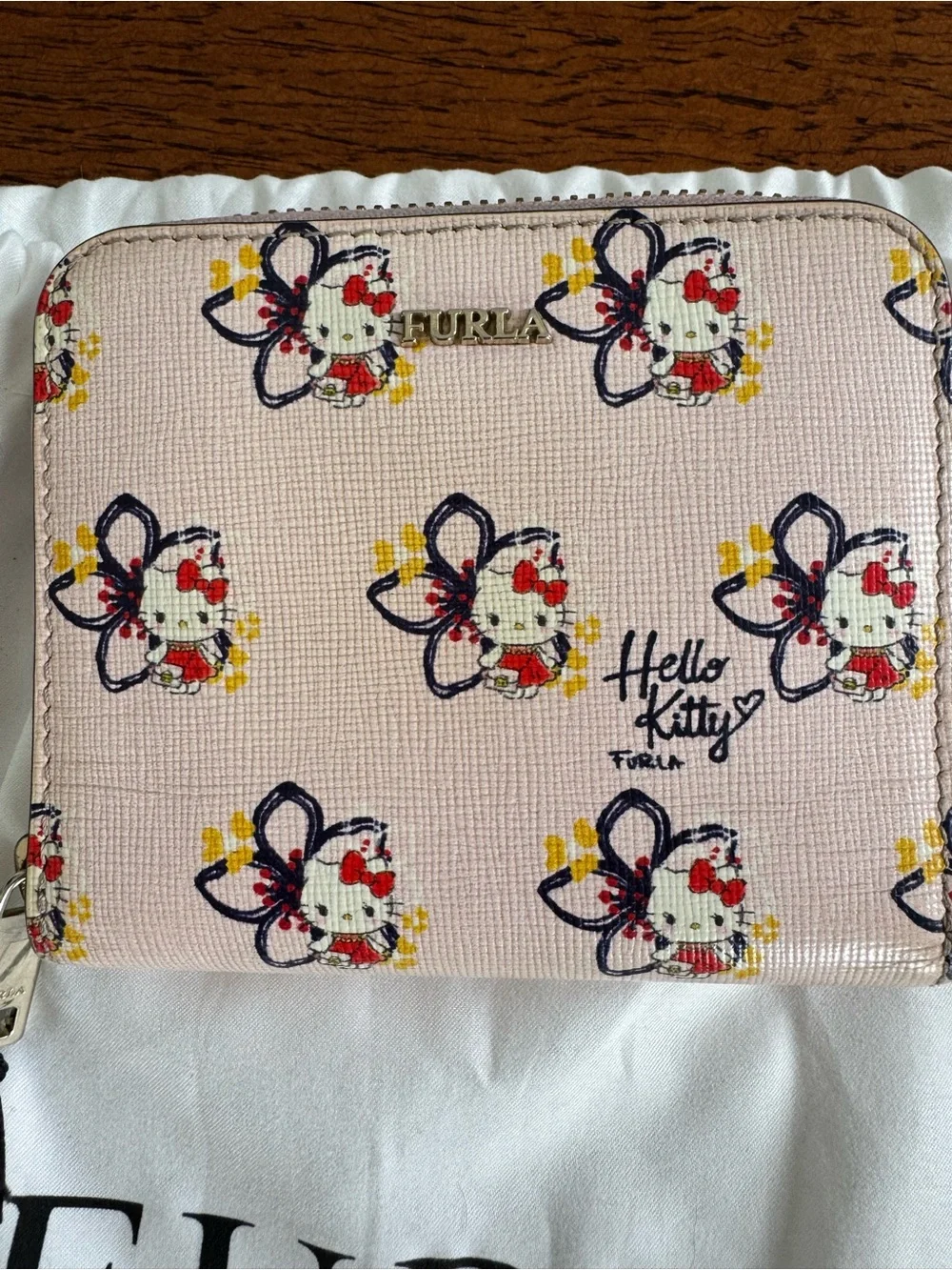 NWT Furla x Hello Kitty Limited Edition Floral Zip Wallet - Picture 3 of 8